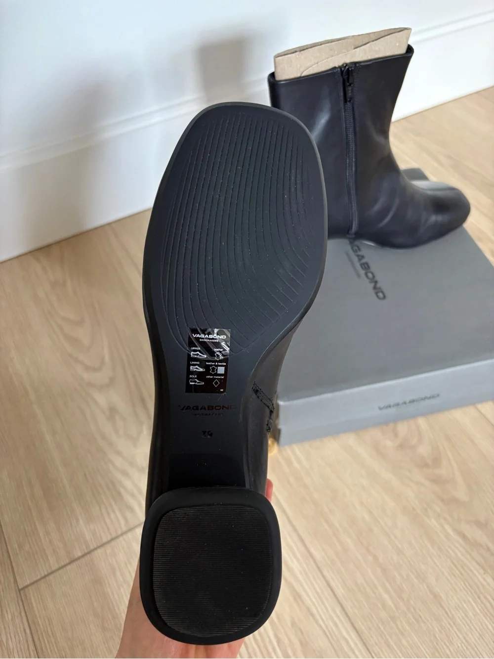 NWT Vagabond Black Leather Square-Toe Ankle Boots